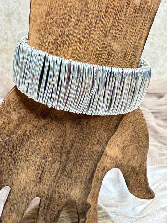Quiet Wire Cuff Bracelet |Choose Color