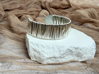 Quiet Wire Cuff Bracelet |Choose Color