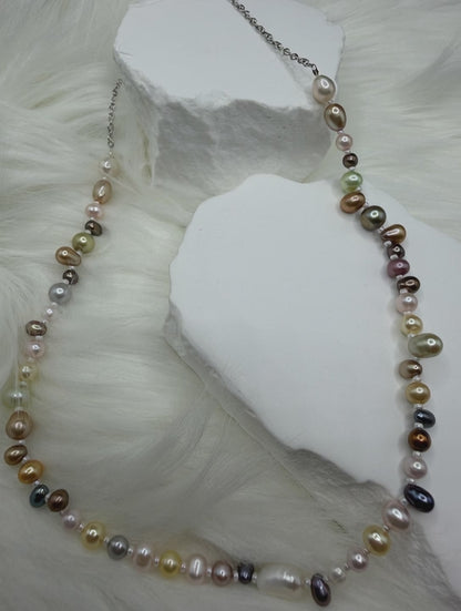 Soft Horizon Necklace